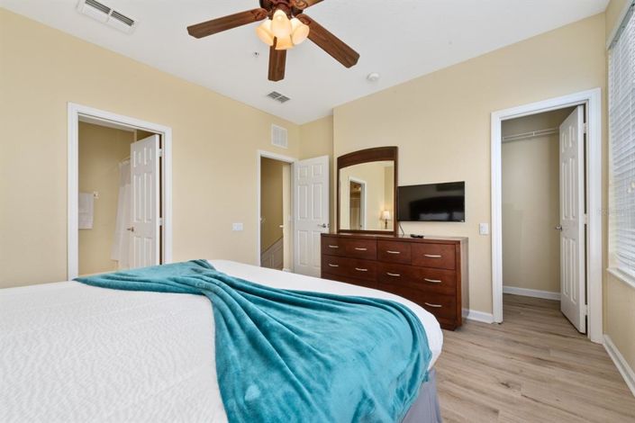 Image No.9-3 Bed Townhouse for sale