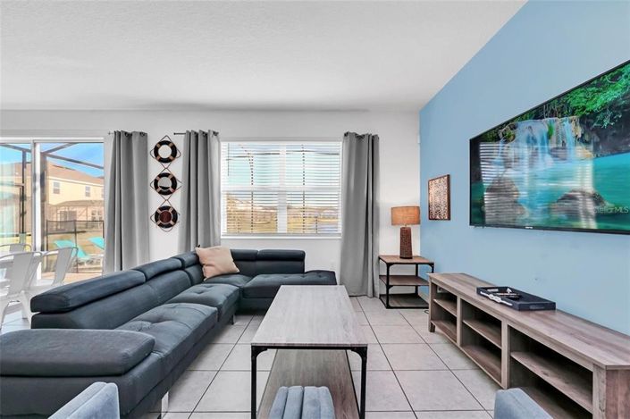 Image No.13-8 Bed House for sale