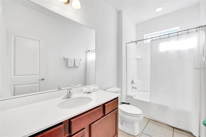 Image No.24-8 Bed House for sale