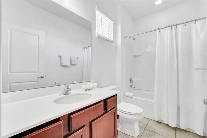 Image No.27-8 Bed House for sale