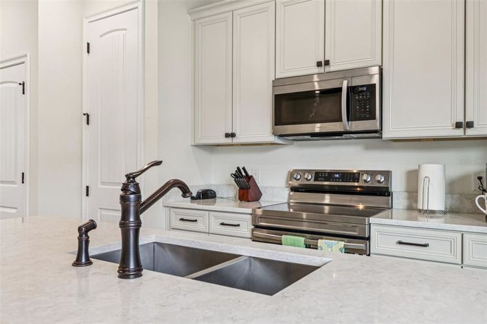 Image No.10-3 Bed Townhouse for sale