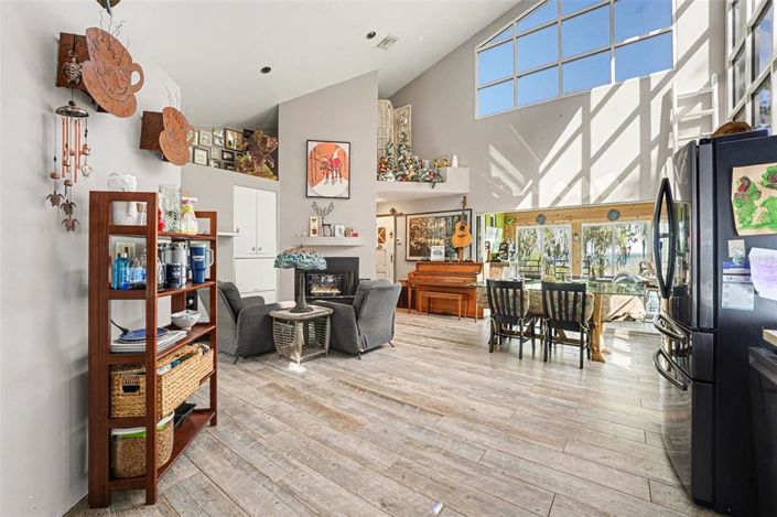 Image No.5-2 Bed House for sale