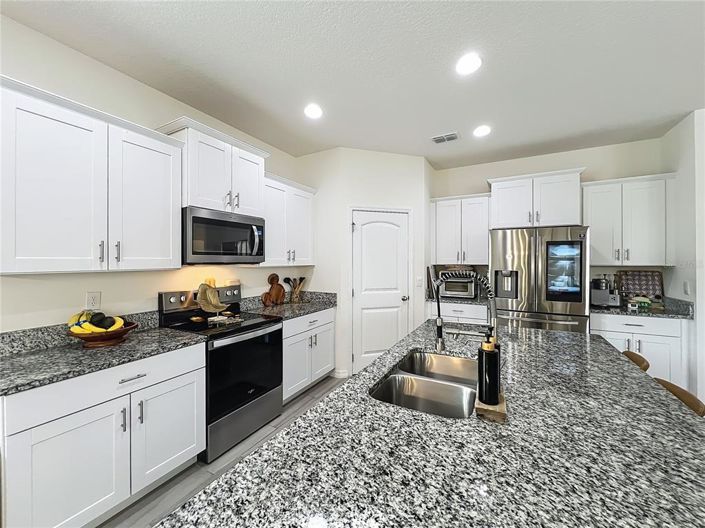 Image No.19-3 Bed House for sale