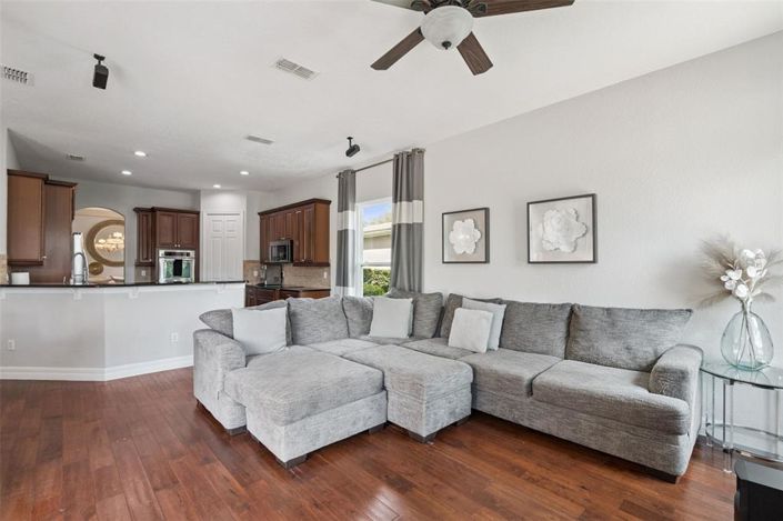 Image No.11-5 Bed House for sale