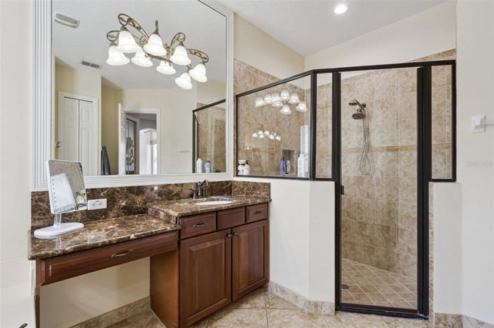 Image No.19-5 Bed House for sale