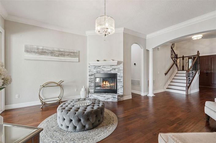 Image No.7-5 Bed House for sale