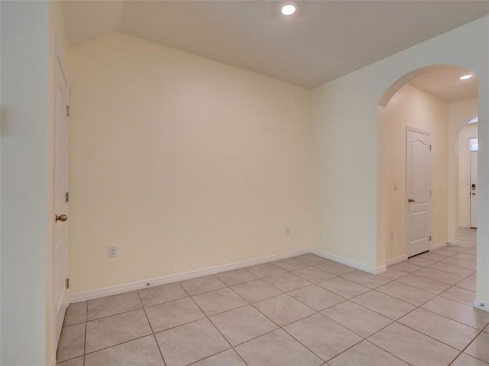 Image No.14-3 Bed Townhouse for sale