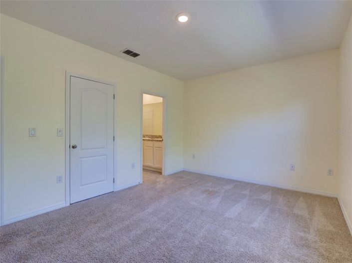 Image No.26-3 Bed Townhouse for sale