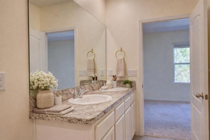 Image No.29-3 Bed Townhouse for sale