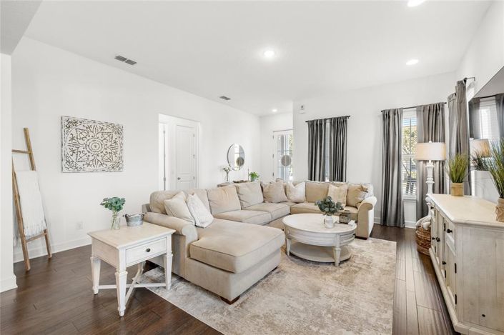 Image No.11-3 Bed House for sale