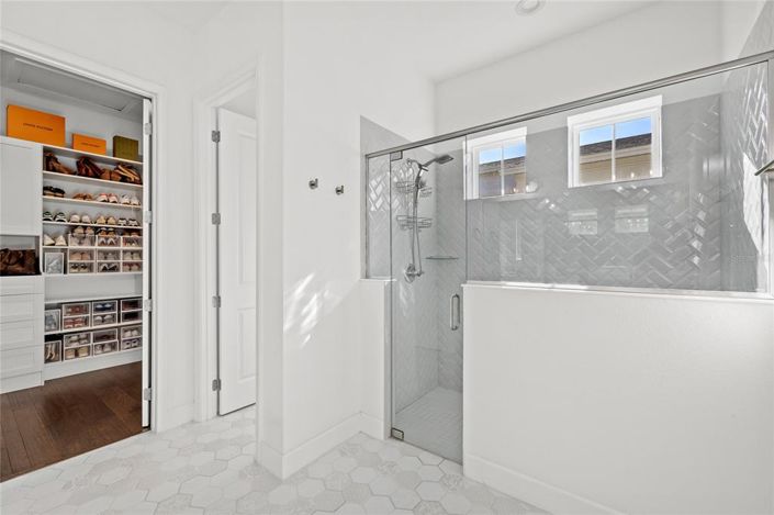 Image No.17-3 Bed House for sale