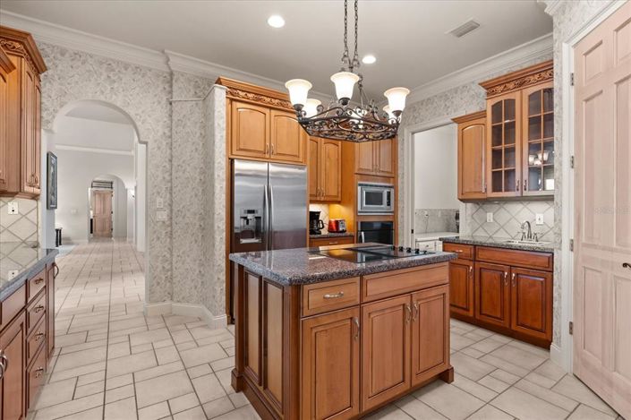 Image No.18-4 Bed House for sale