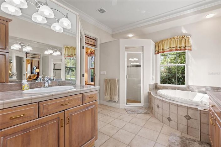 Image No.29-4 Bed House for sale