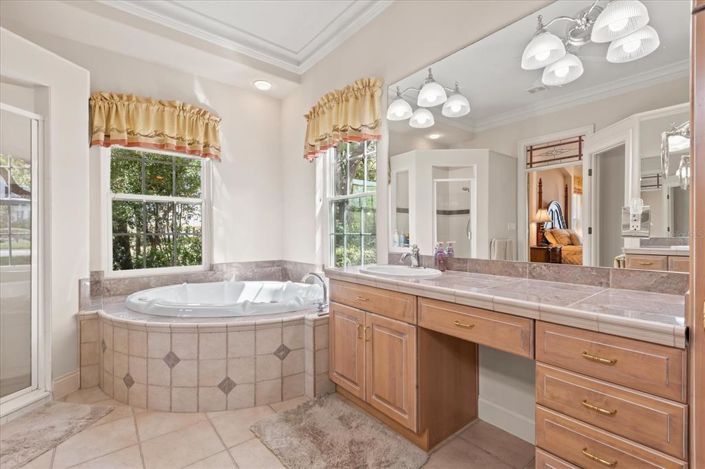 Image No.30-4 Bed House for sale