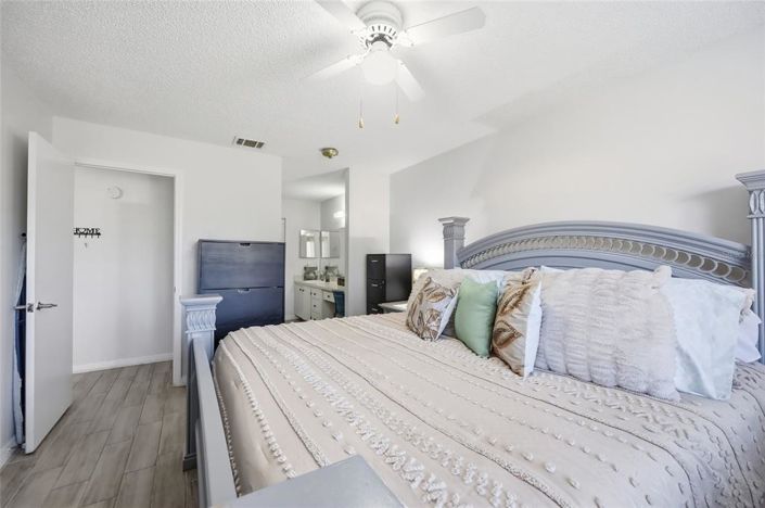 Image No.11-2 Bed House for sale