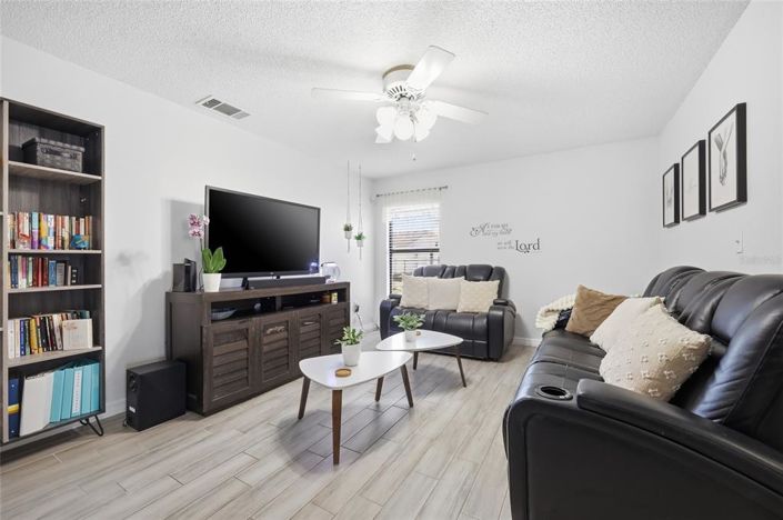 Image No.15-2 Bed House for sale