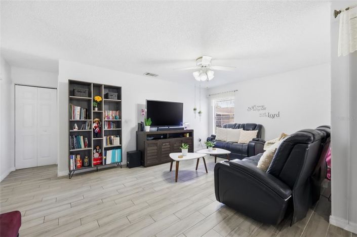 Image No.17-2 Bed House for sale