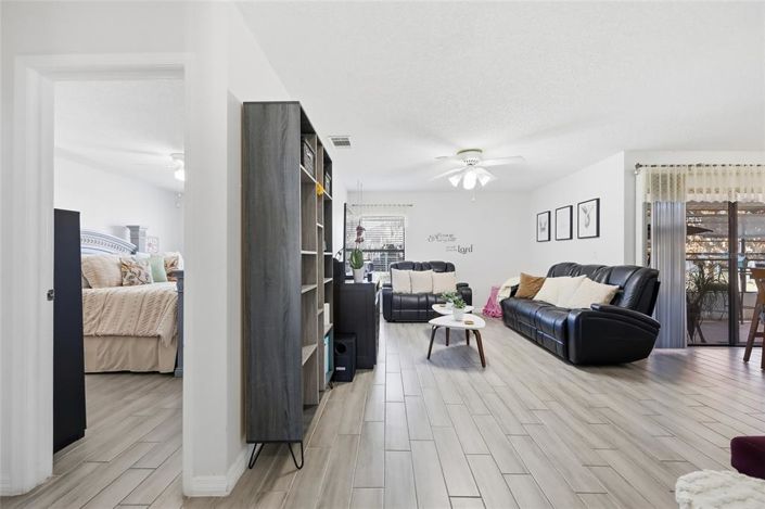 Image No.9-2 Bed House for sale