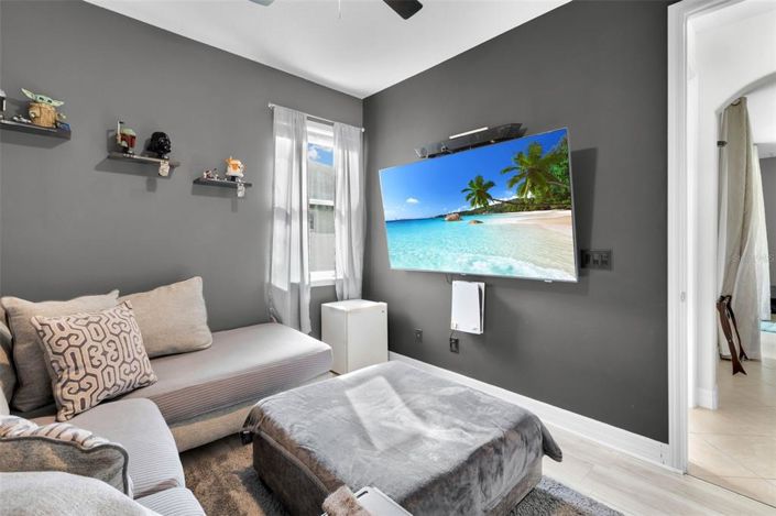 Image No.25-5 Bed House for sale