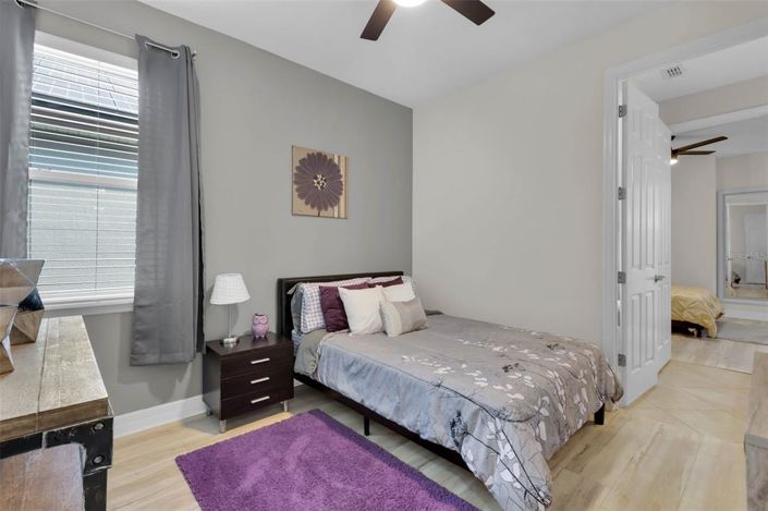 Image No.30-5 Bed House for sale