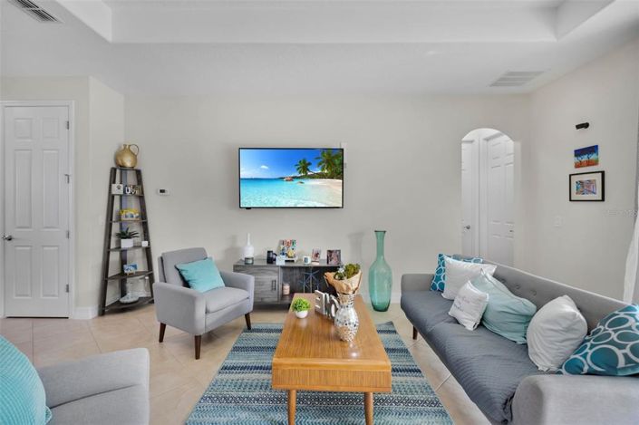 Image No.7-5 Bed House for sale