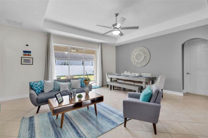 Image No.8-5 Bed House for sale