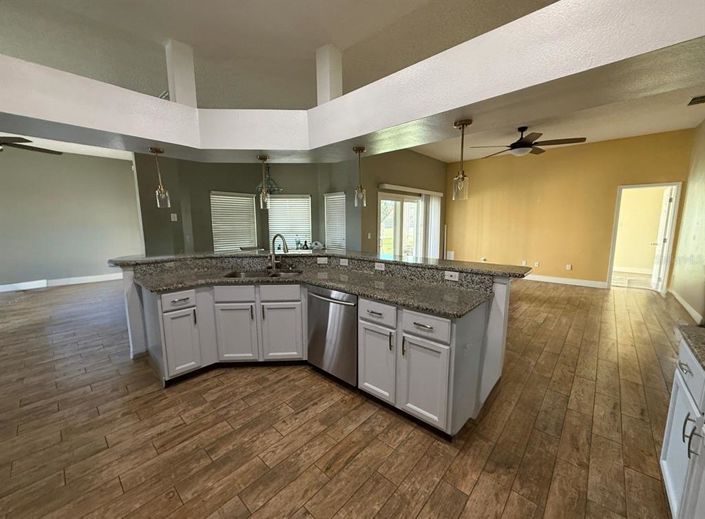 Image No.10-4 Bed House for sale