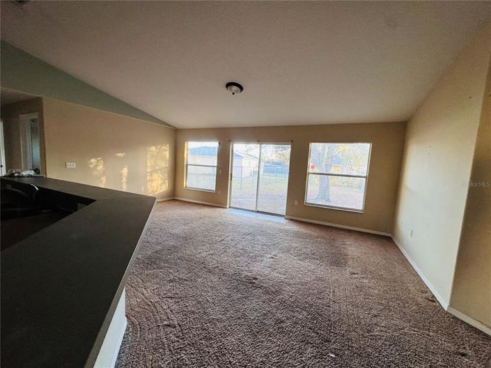 Image No.7-Maison de 4 chambres à vendre à Saint John