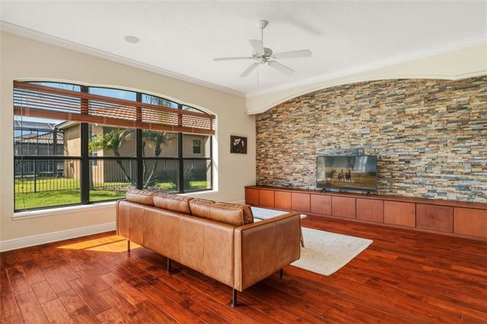 Image No.14-4 Bed House for sale