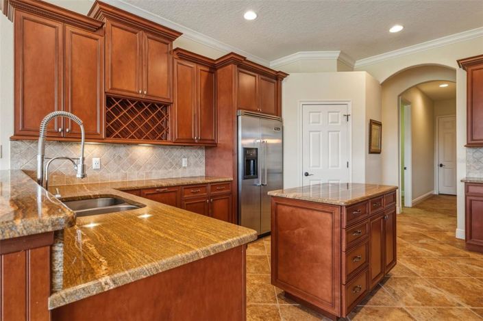 Image No.17-4 Bed House for sale