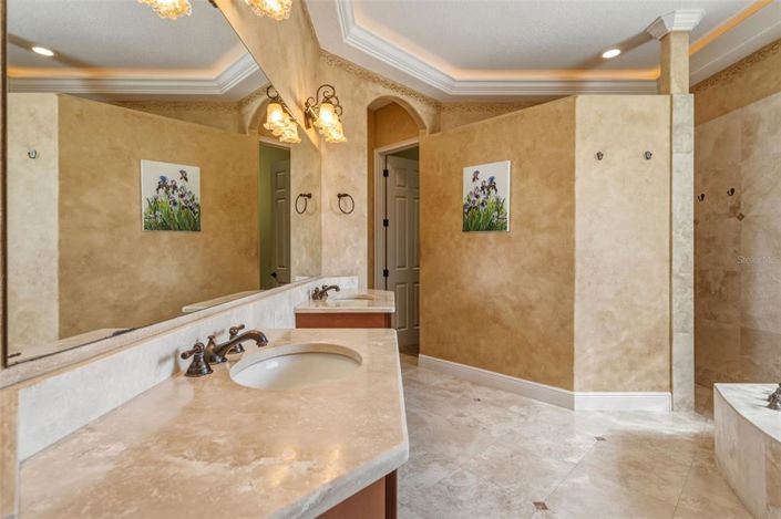 Image No.22-4 Bed House for sale