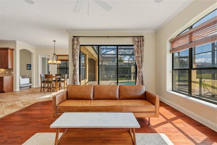 Image No.4-4 Bed House for sale