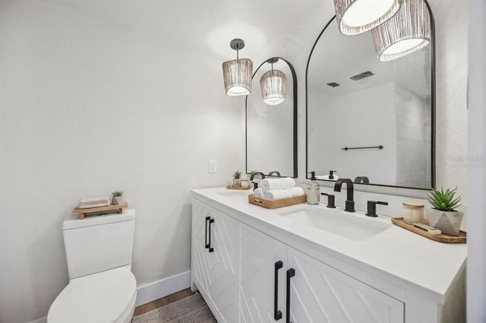 Image No.14-5 Bed House for sale