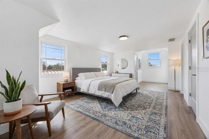 Image No.20-5 Bed House for sale