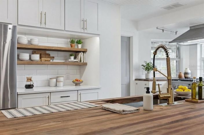 Image No.4-5 Bed House for sale