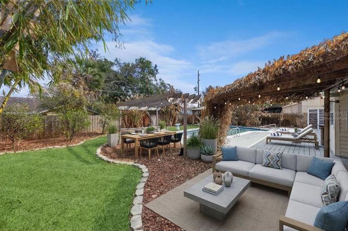 Image No.5-5 Bed House for sale