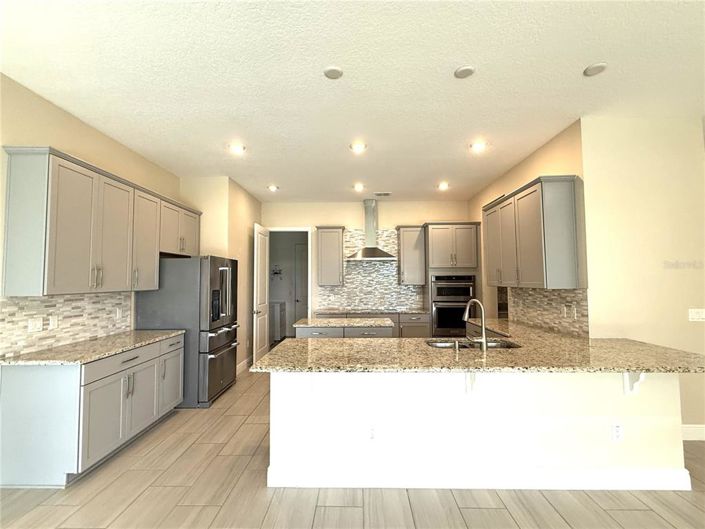 Image No.12-4 Bed House for sale