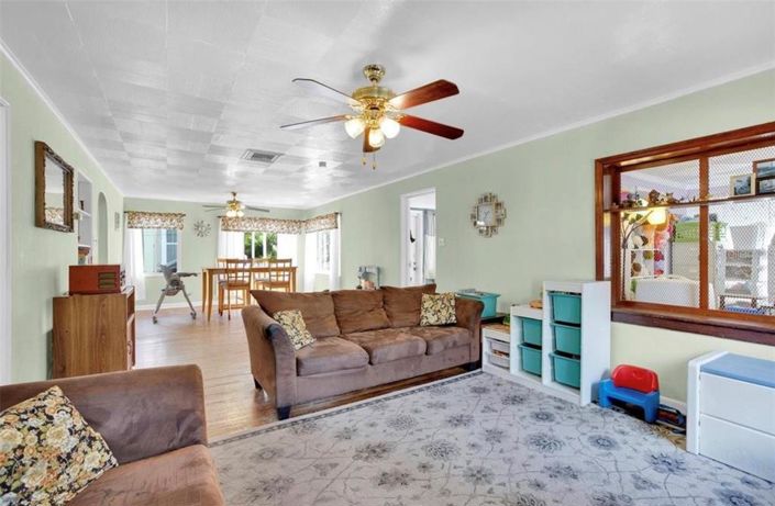 Image No.15-4 Bed House for sale