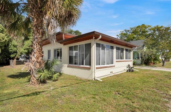 Image No.2-4 Bed House for sale