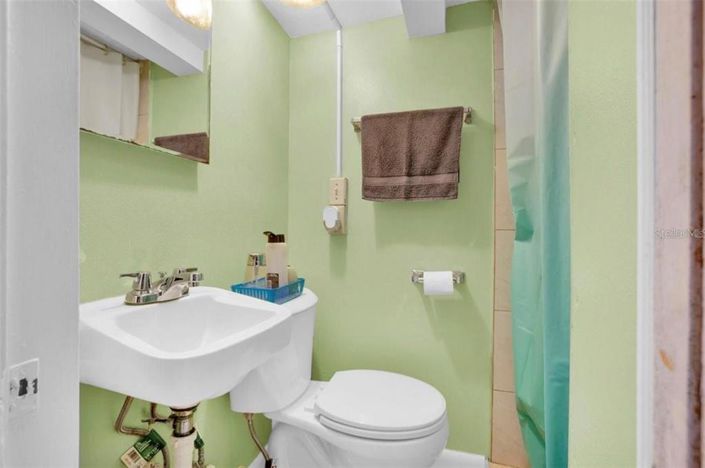 Image No.7-4 Bed House for sale