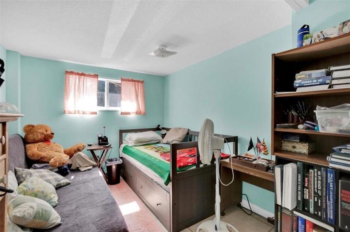 Image No.8-4 Bed House for sale