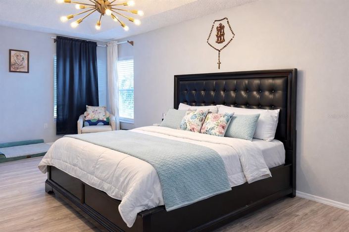 Image No.11-4 Bed House for sale