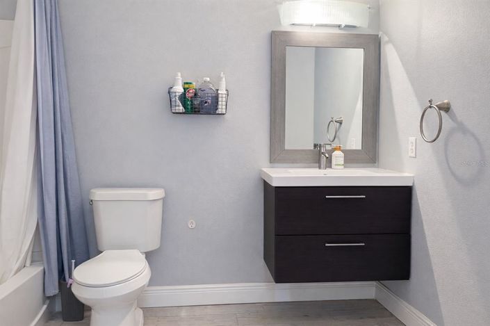 Image No.15-4 Bed House for sale