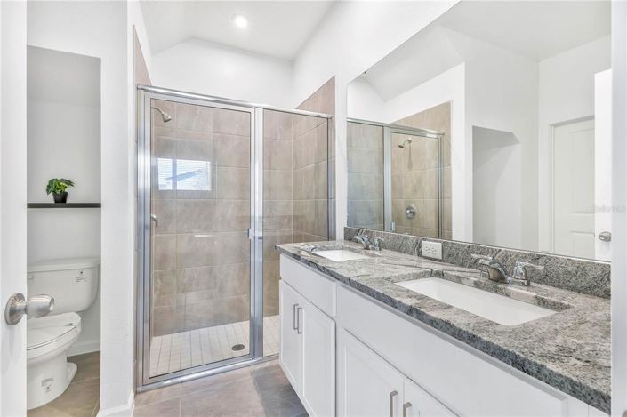 Image No.12-5 Bed Townhouse for sale