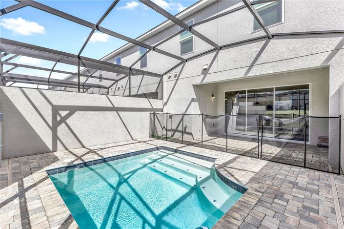 Image No.25-5 Bed Townhouse for sale