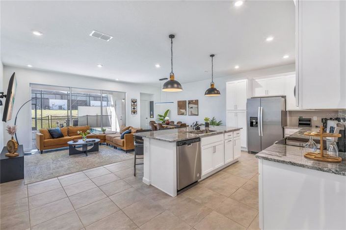 Image No.7-5 Bed Townhouse for sale