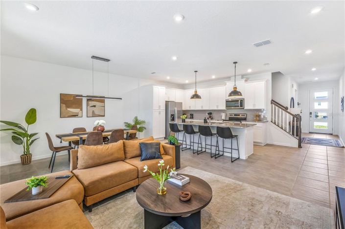 Image No.8-5 Bed Townhouse for sale