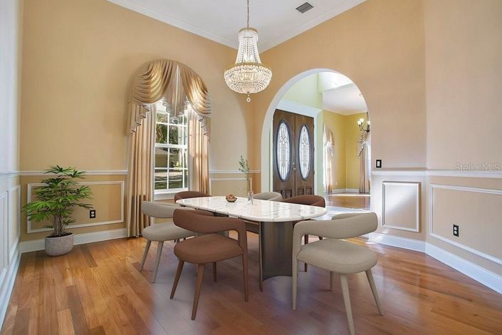 Image No.12-4 Bed House for sale