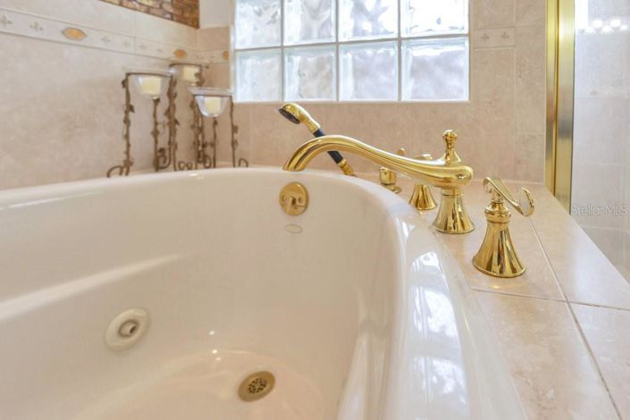 Image No.21-4 Bed House for sale