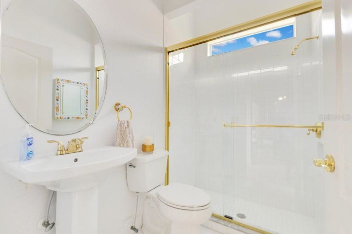 Image No.25-4 Bed House for sale